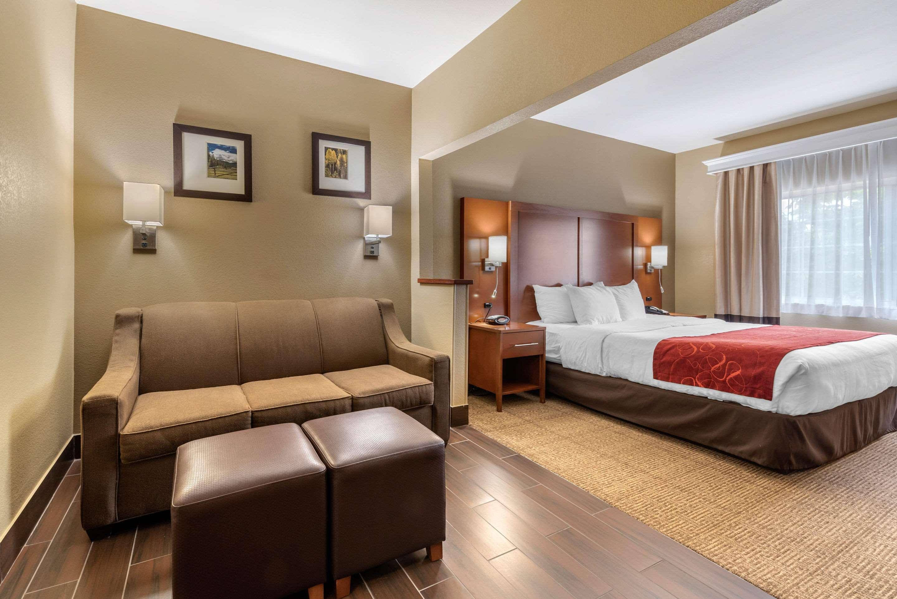 Comfort Suites Fort Collins Near University Exterior photo